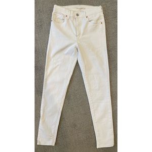 Levi’s “Mile High Super Skinny” in White, Size 27